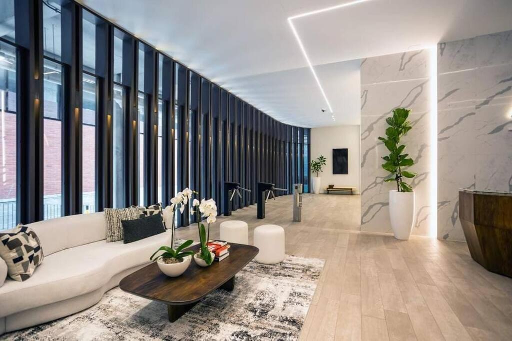 Luxury In Zona 10 With Pool * Guatemala City