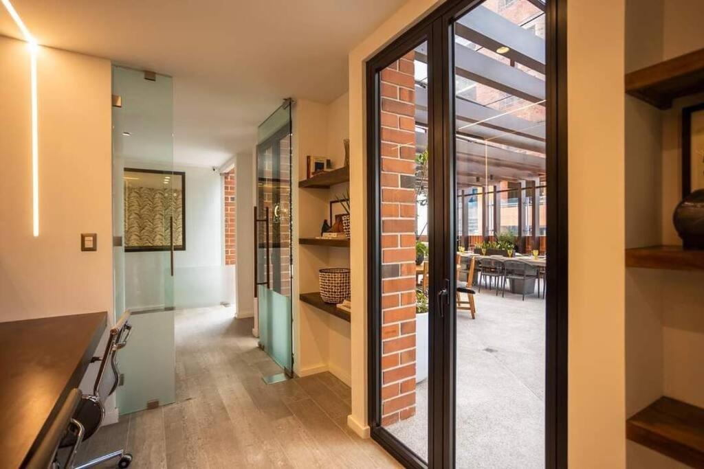 Luxury In Zona 10 With Pool
