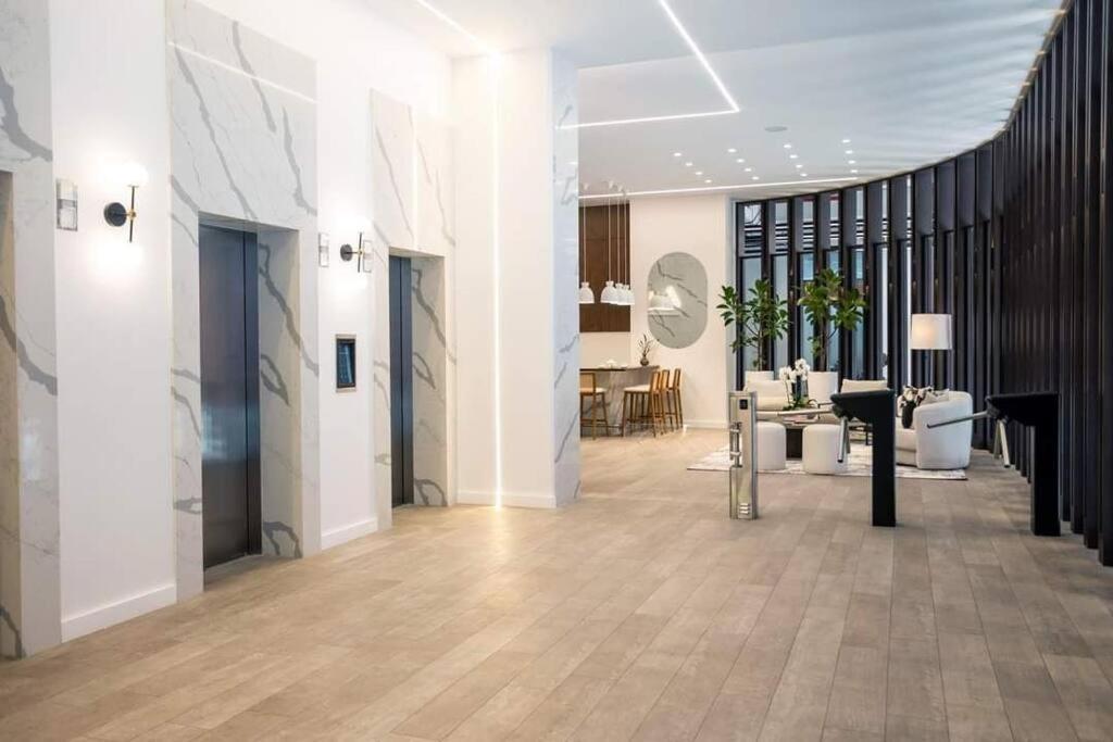 Luxury In Zona 10 With Pool Apartment