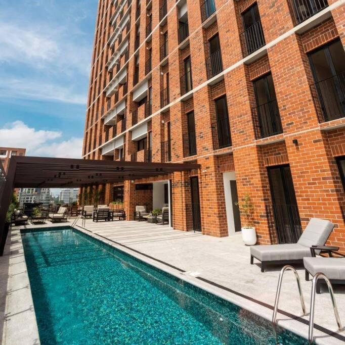 Luxury In Zona 10 With Pool Apartment Guatemala City