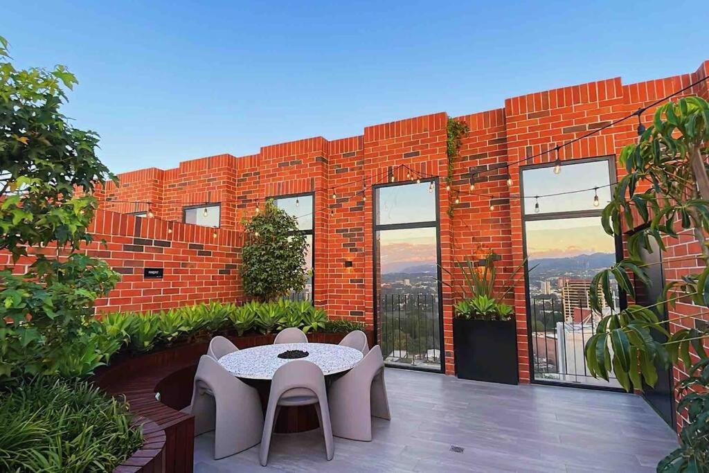 Luxury In Zona 10 With Pool Guatemala City