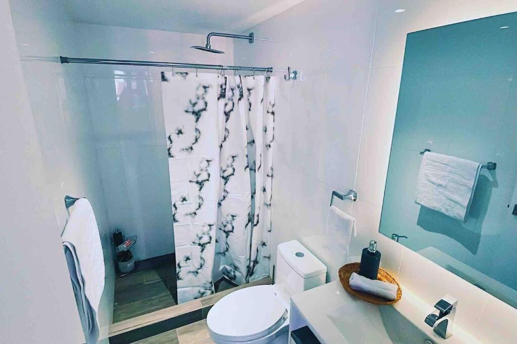 Apartment Luxury In Zona 10 With Pool *