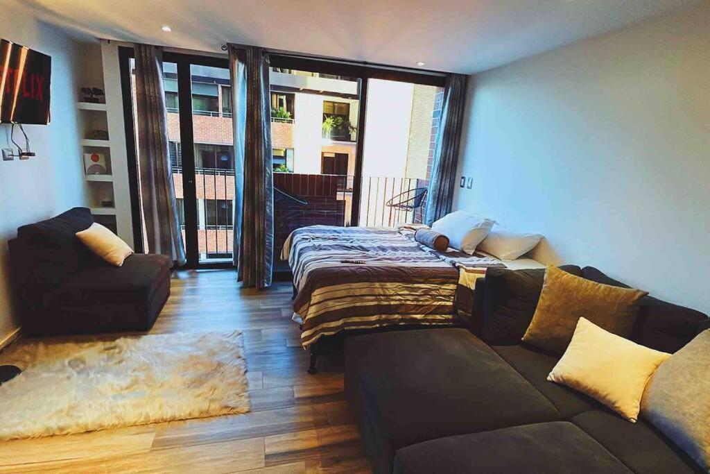 Luxury In Zona 10 With Pool Apartment